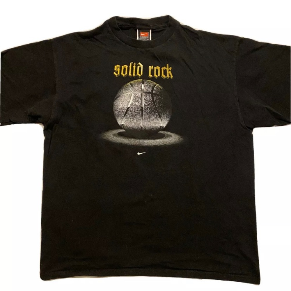 Vintage early 00s Nike basketball T-shirt
